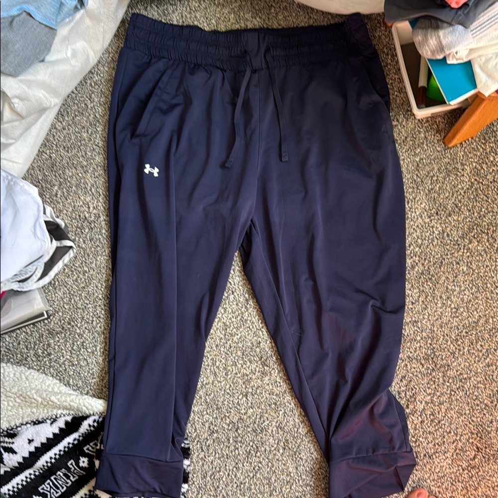 Under Armour Navy Capris
